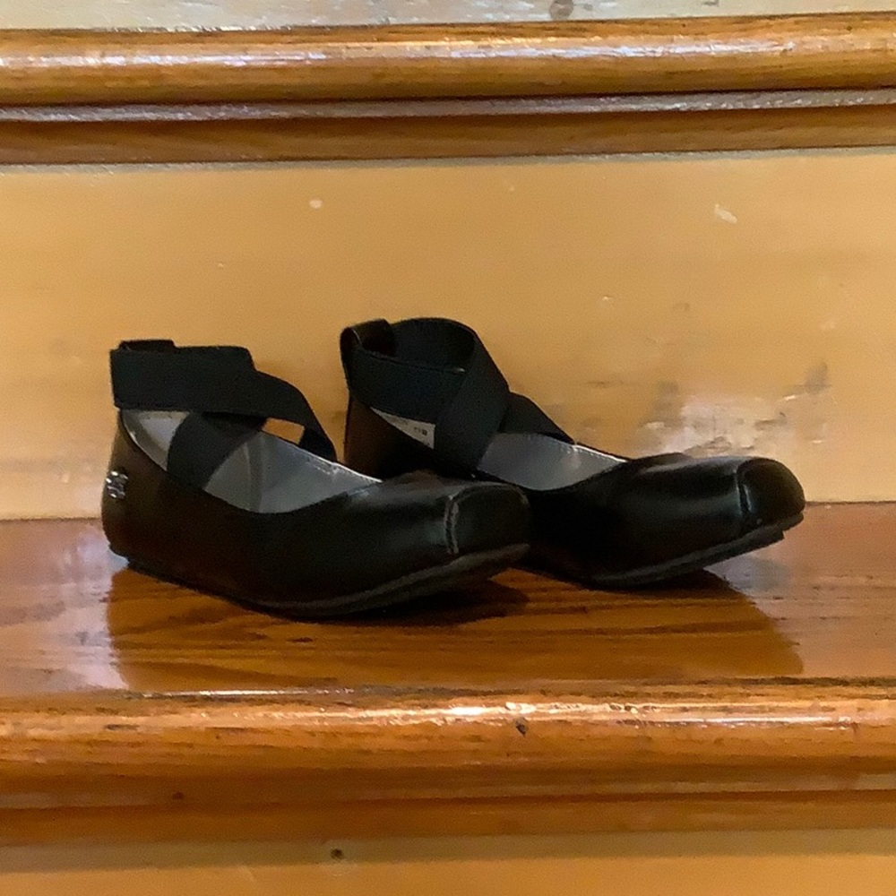 Ballet-style dress shoe - flat shoe for girls